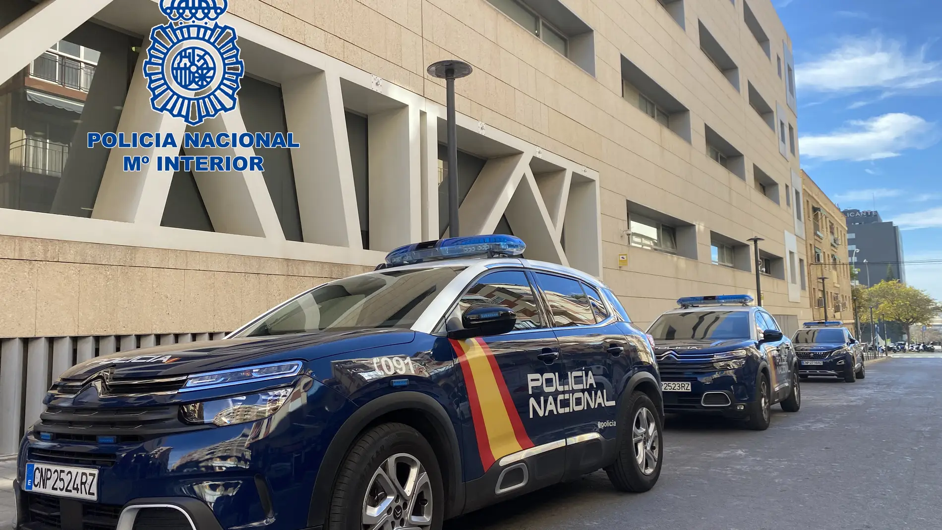 policia-nacional-libera-cinco-mujeres-videovigiladas-prostituidas-24-horas_